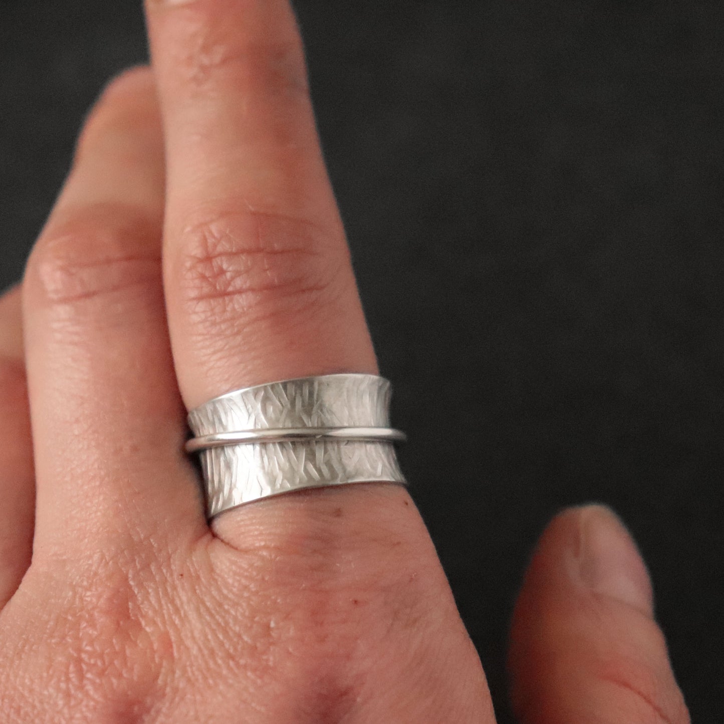Tree Bark Spinner Ring - Size UK R