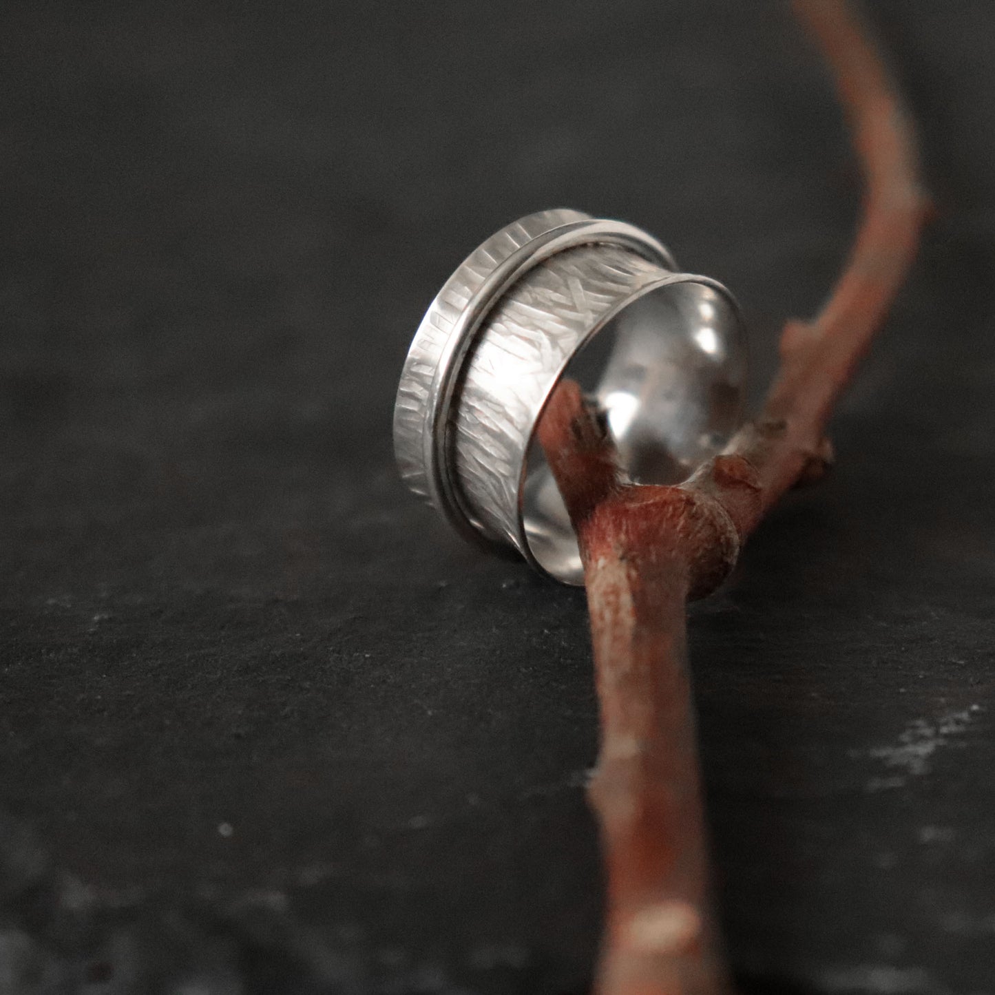Tree Bark Spinner Ring - Size UK R