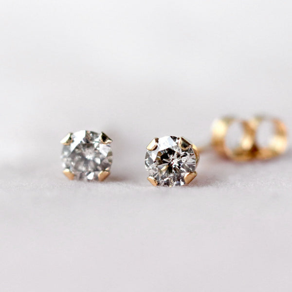 Diamond Stud Earrings in 14k Gold