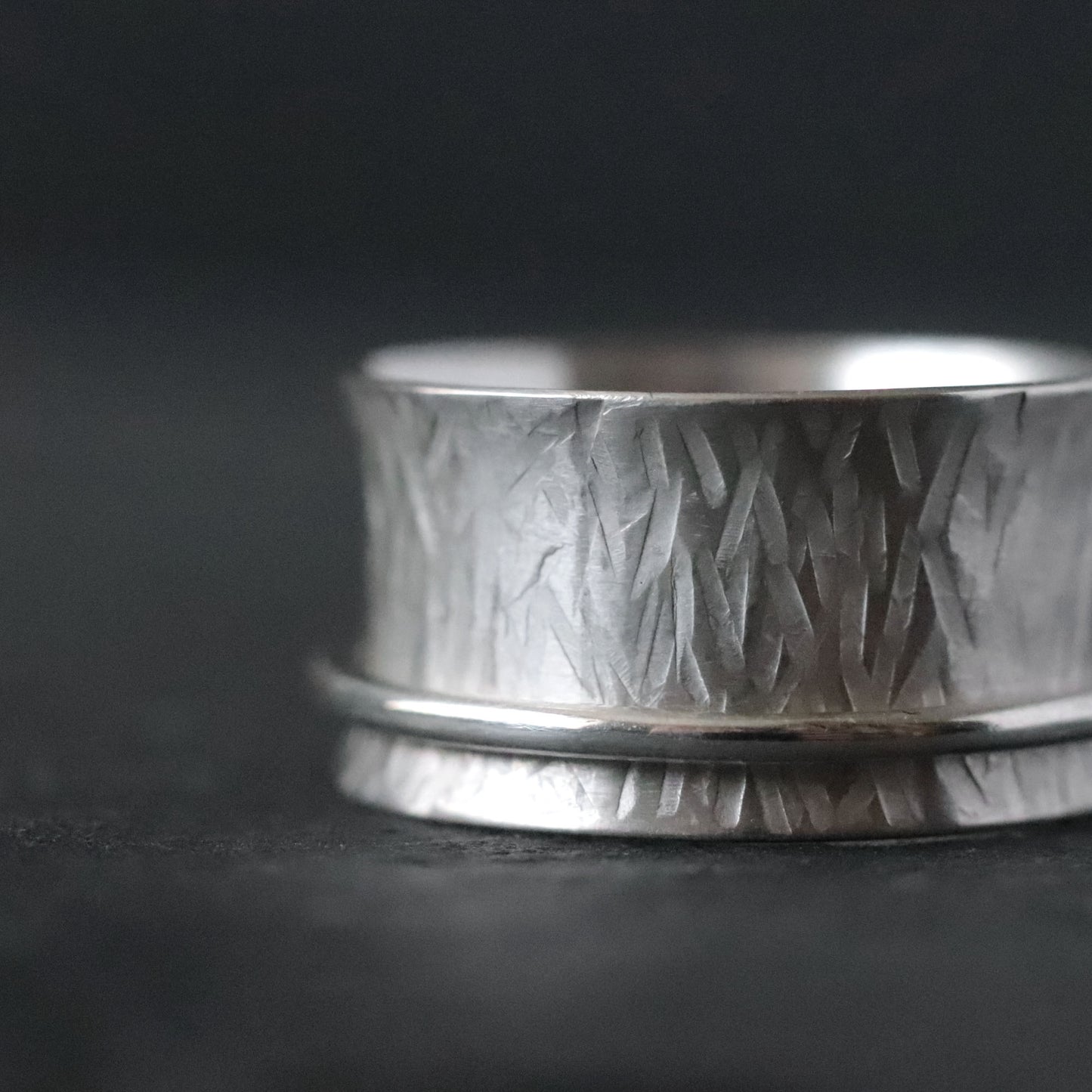 Tree Bark Spinner Ring - Size UK R