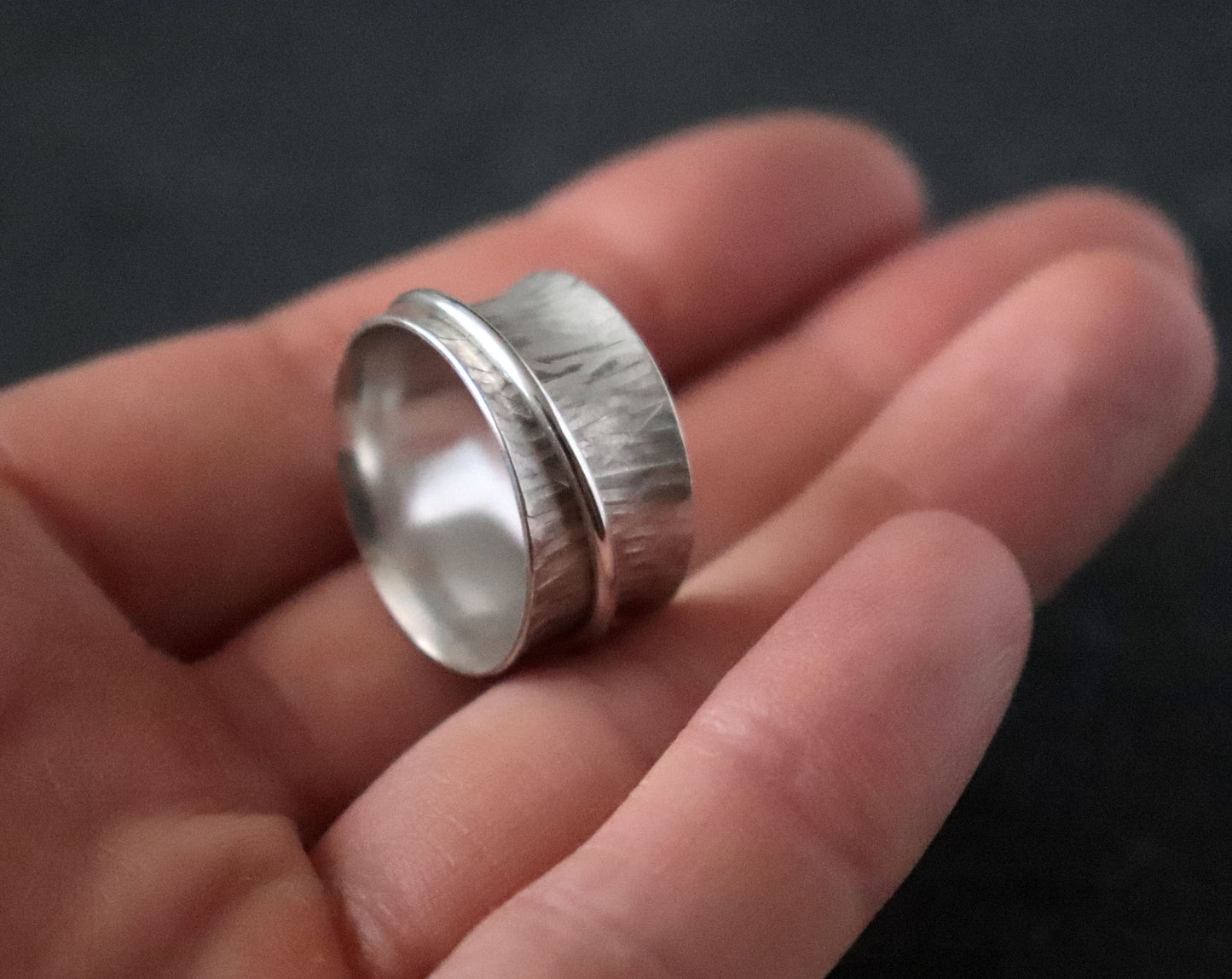 Tree Bark Spinner Ring - Size UK R