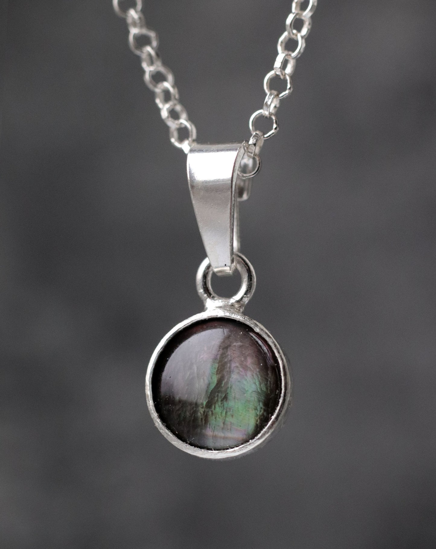 Black Mother of Pearl Pendant Necklace