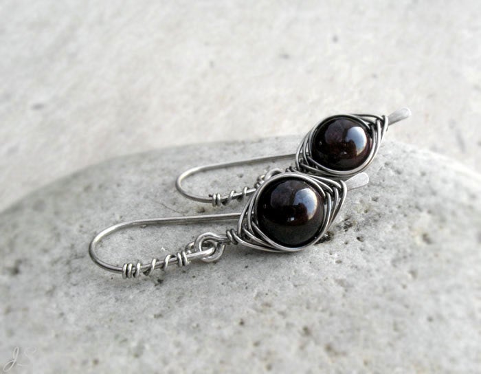 Garnet Herringbone Earrings