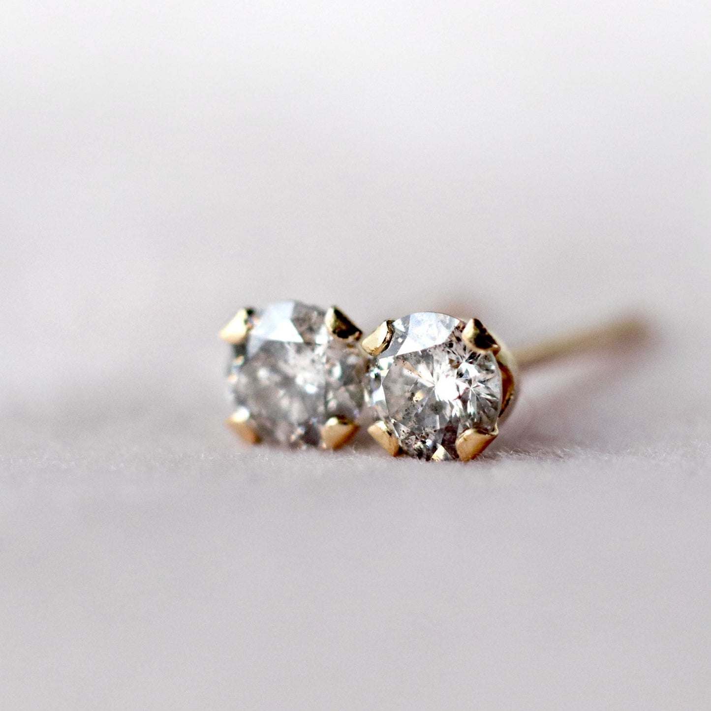 Diamond Stud Earrings in 14k Gold