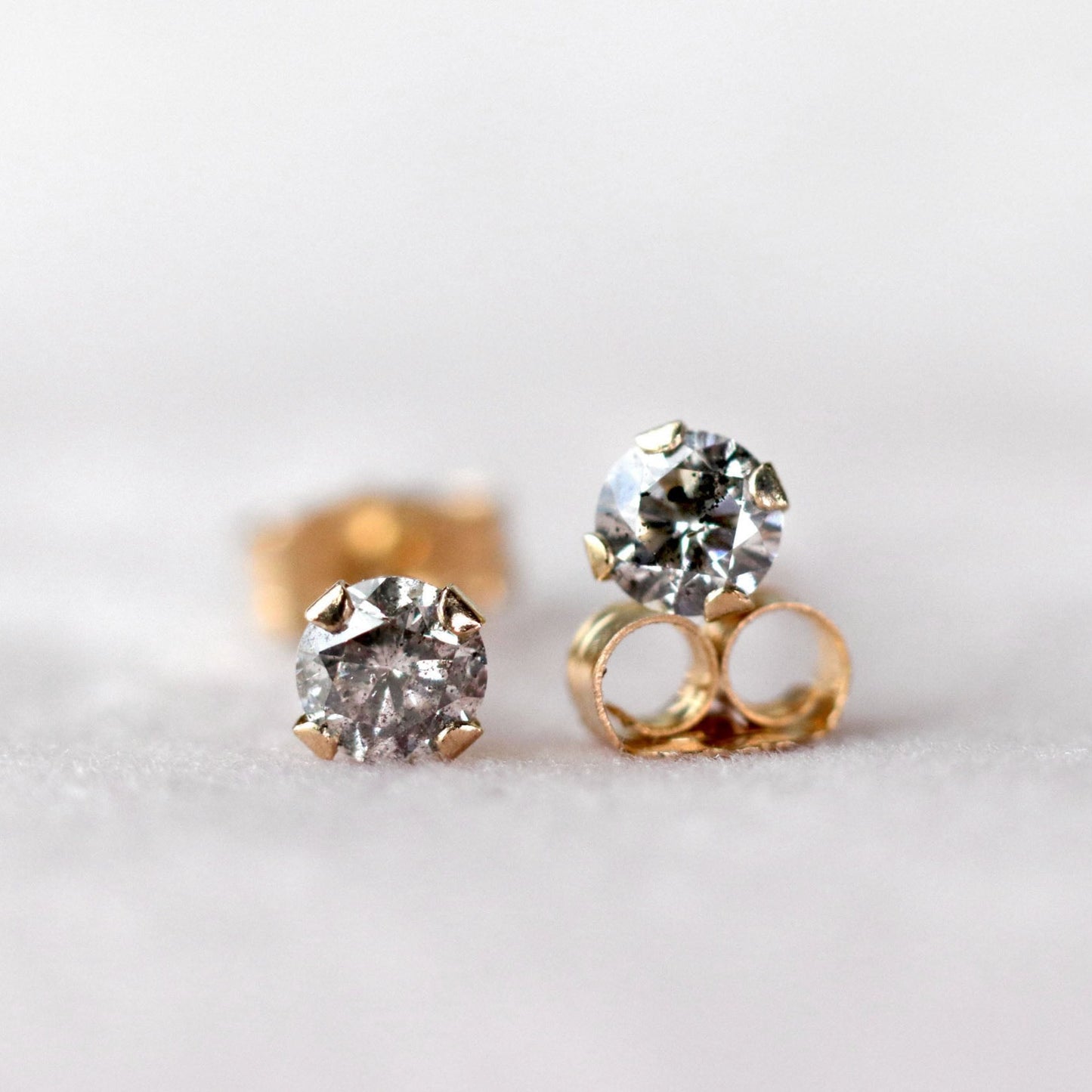 Diamond Stud Earrings in 14k Gold