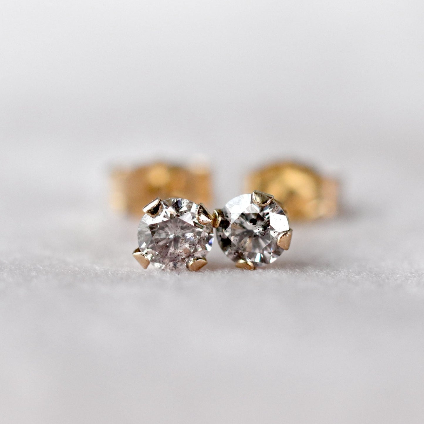 Diamond Stud Earrings in 14k Gold